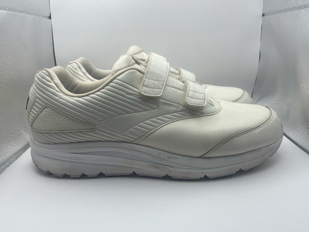 Brooks Addiction Walker V-Strap White Walking Shoes Men's Size 12.5 2E Wide USED